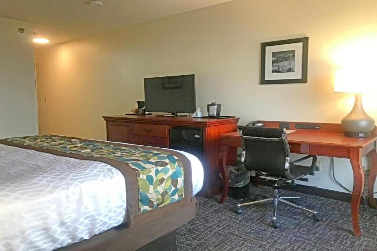 Comfort & - St Louis Area Hotel O'Fallon