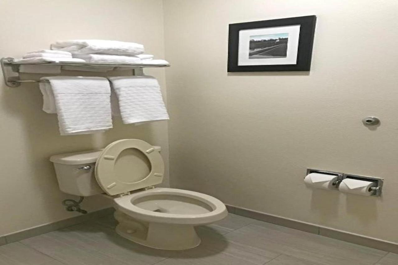 Hotel Comfort & - St Louis Area O'Fallon
