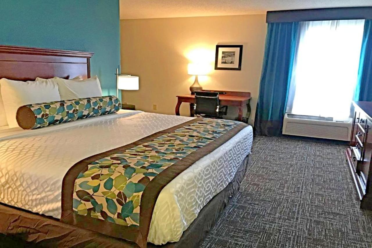 Comfort & - St Louis Area Hotel