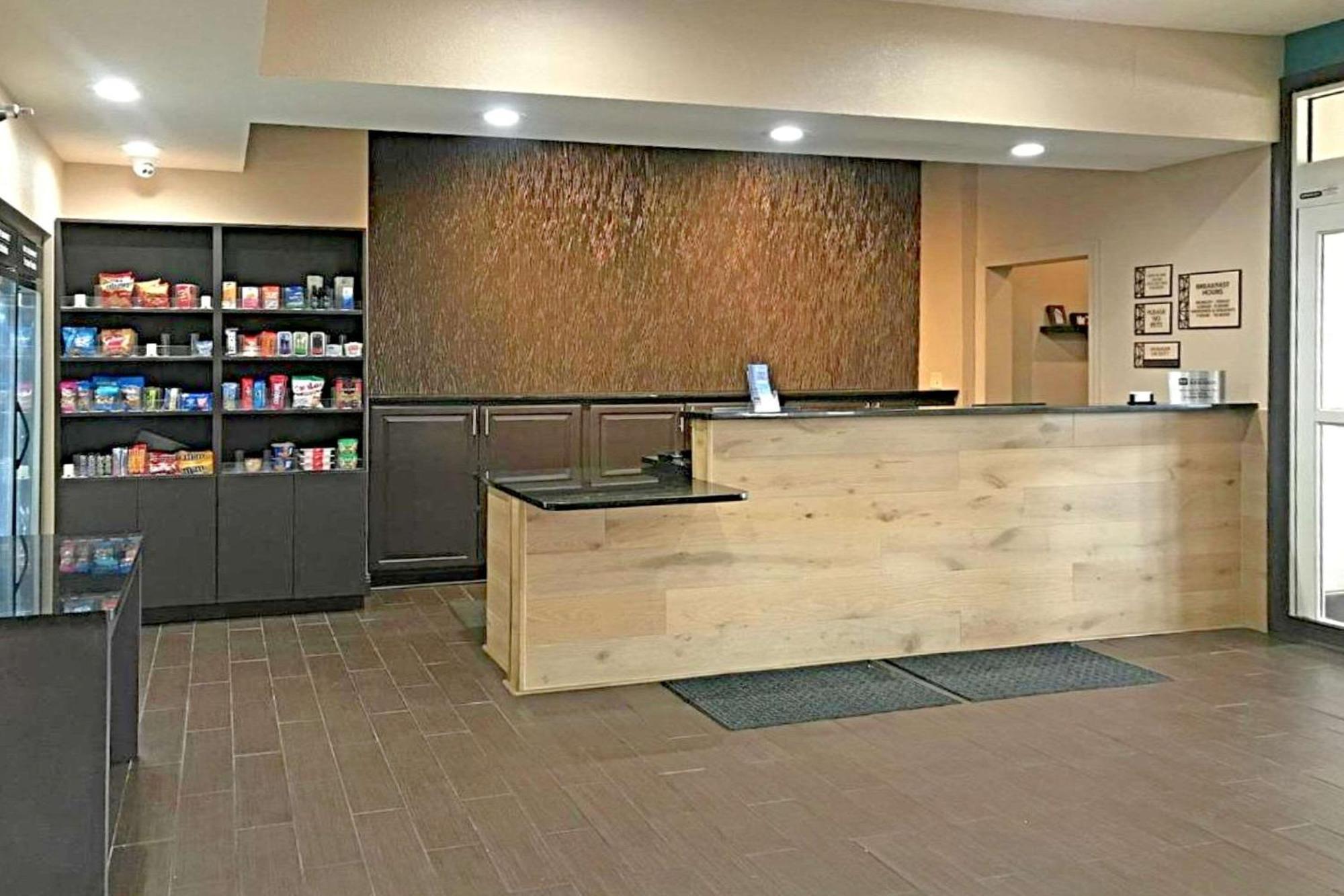 Comfort & - St Louis Area Hotel